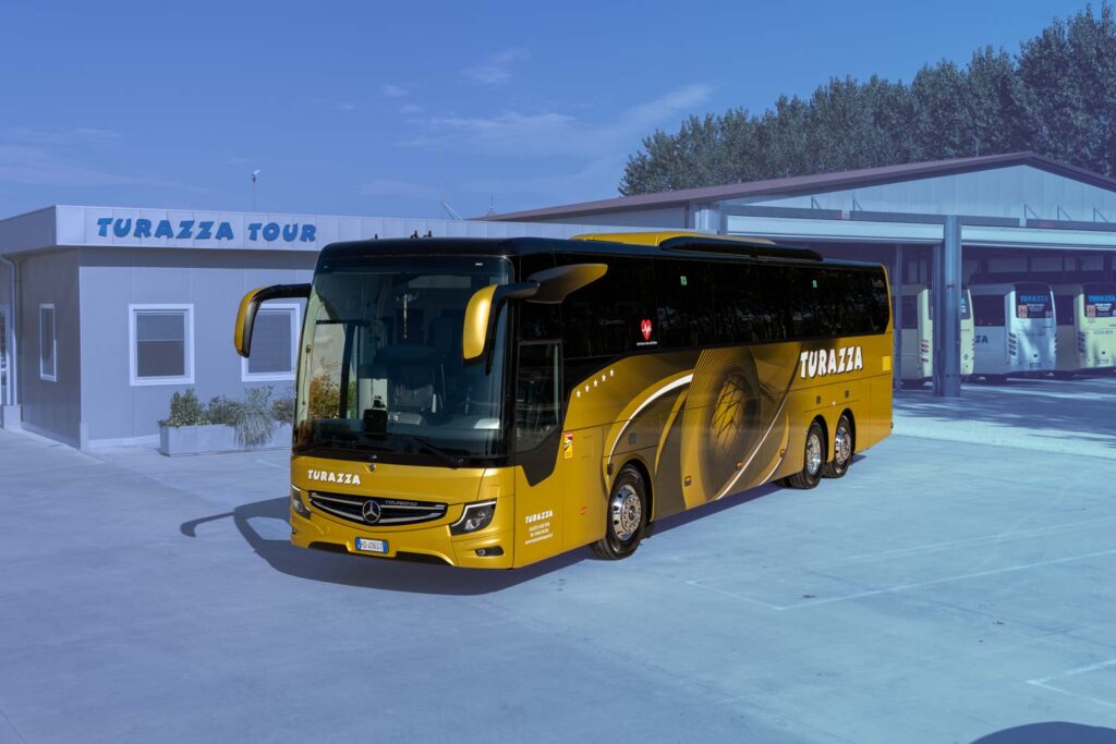 Mercedes Tourismo 2